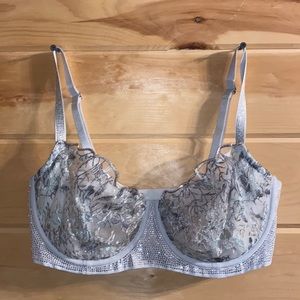 Victoria’s Secret Dream Angels push-up without padding. Size 36DD.